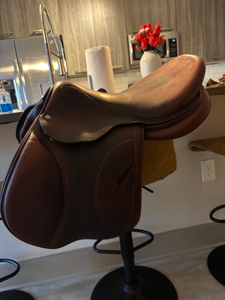 17.5” Arion Saddle