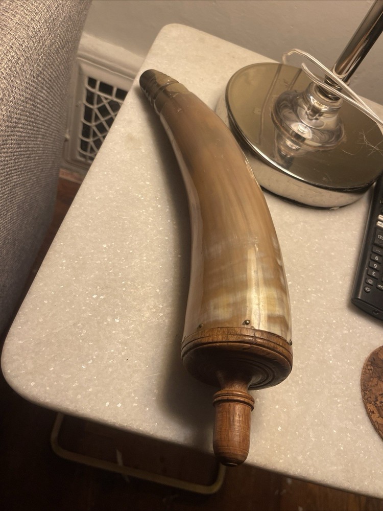 Muzzle-Loaders Authentic Black Powder Horn, Missing Leather Strap And Closer