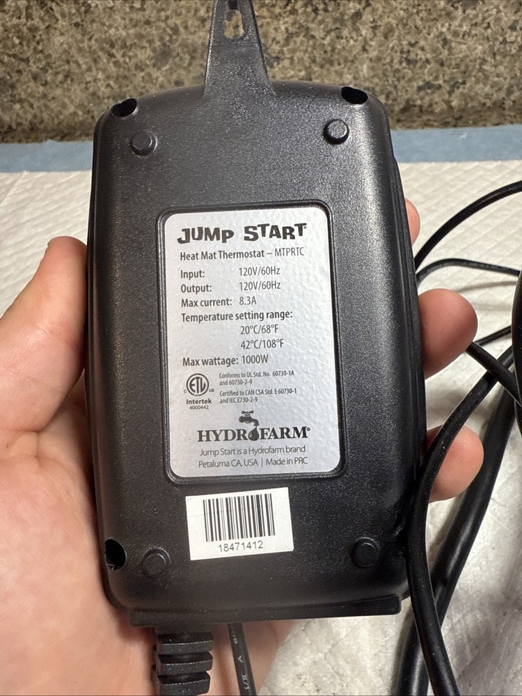 Hydrofarm Jump Start Digital Temperature Controller for Heat Mats