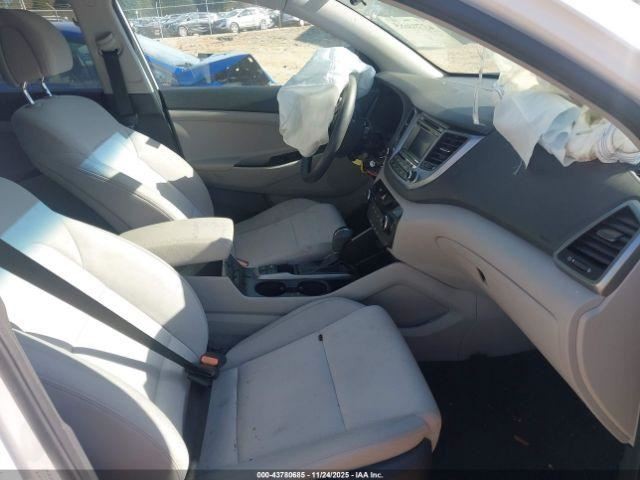TUCSON 2017 Glove Box 4965513
