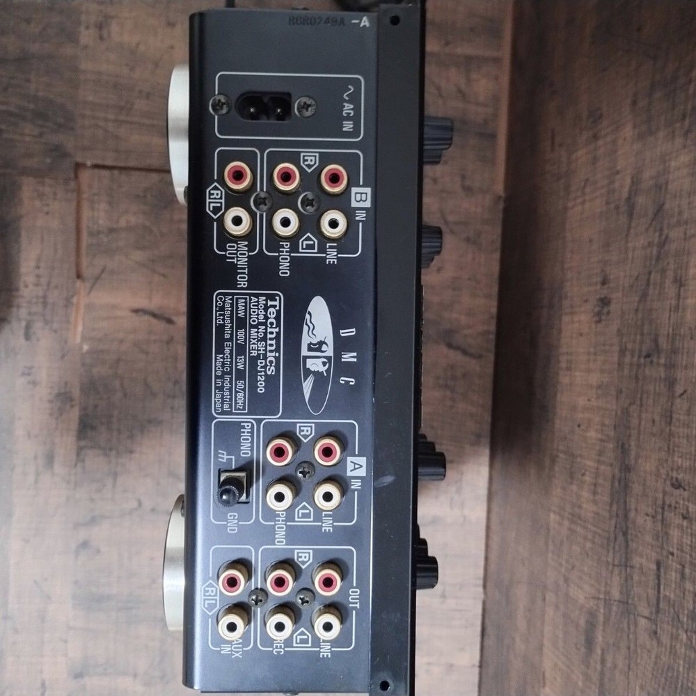 Junk Technics SH-DJ1200 Black Audio Mixer