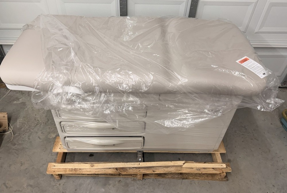 Midmark Ritter 204 Patient Exam Table - New