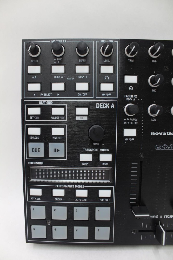 Novation TWITCH DJ Controller w/ Serato Itch (NOVDJ0002)