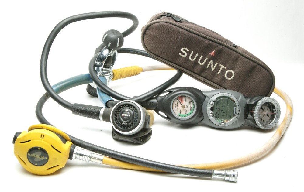Scuba Diving Mares Proton Regulator W/MR12DFC & Suunto Console w/Vyper Computer
