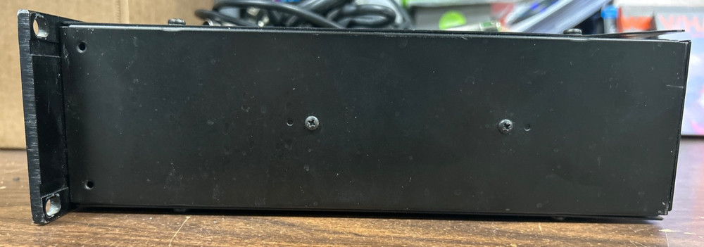 Yamaha professional series graphic equalizer model q1027