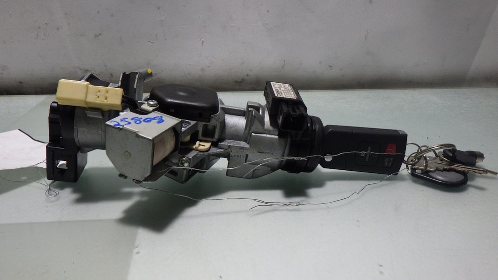 13 MAZDA 3 Ignition W/Key