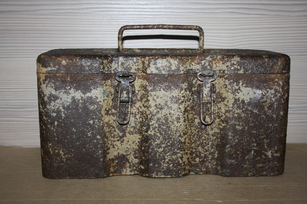WW2 Original German Box for SMI