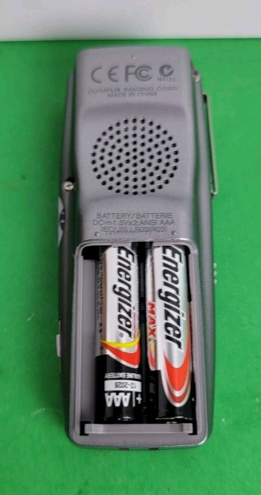 Olympus VN-960PC Handheld Digital Voice Recorder - Clean