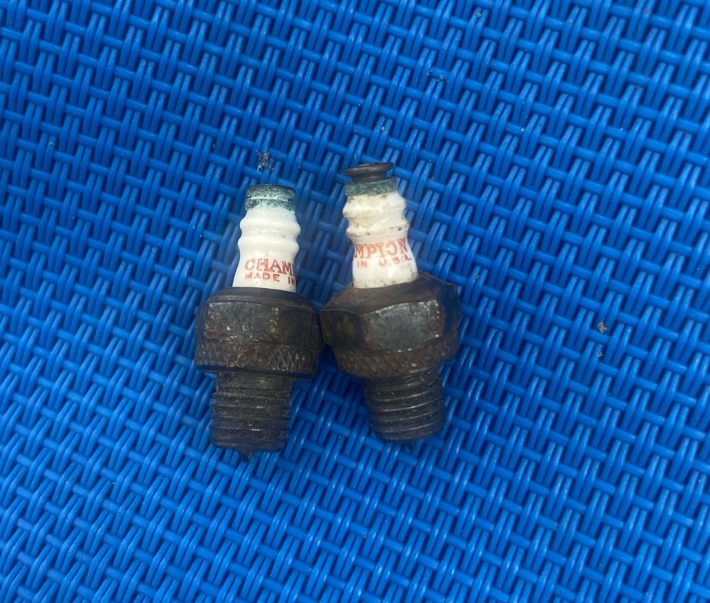 2  CHAMPION SPARK & GLOW PLUG MODEL AIRPLANE TETHER CAR ENGINE IGNITION