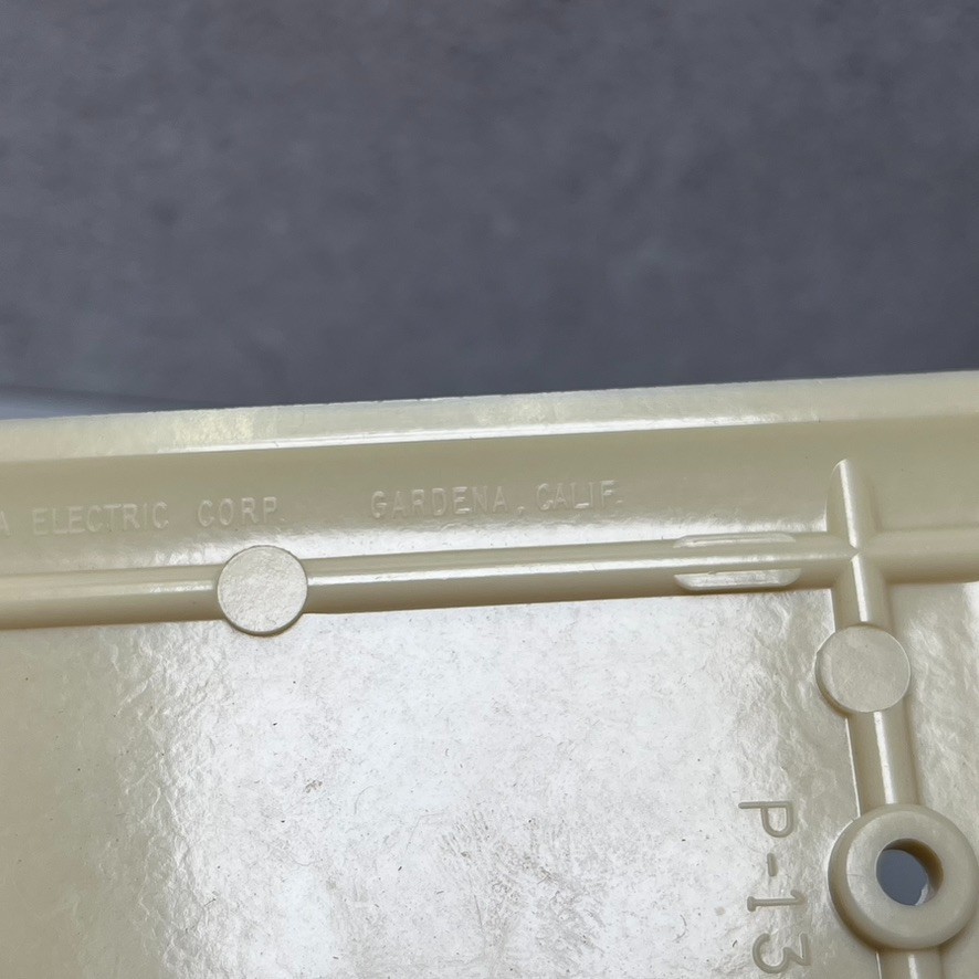 Vintage P&S Art Deco Ivory Plain Bakelite Solid Plate Cover