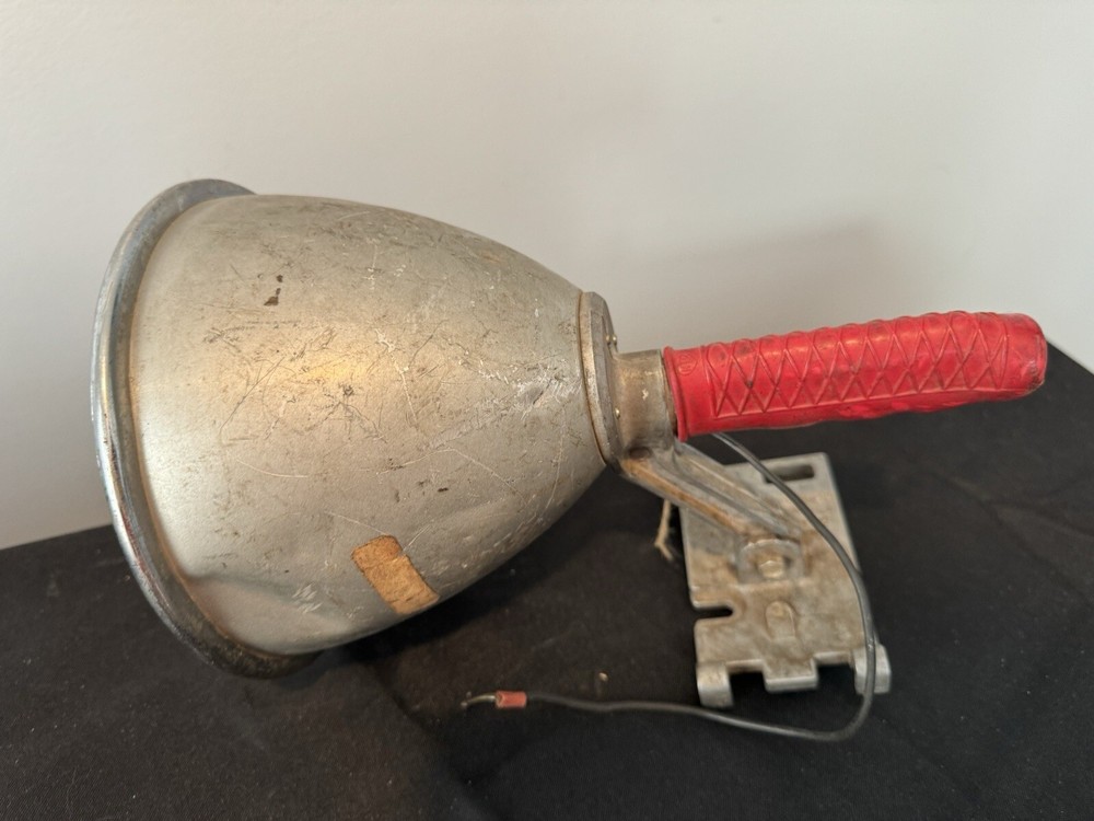 HALF-MILE-RAY MODEL 1075 PORTABLE Boat Light Lantern Light