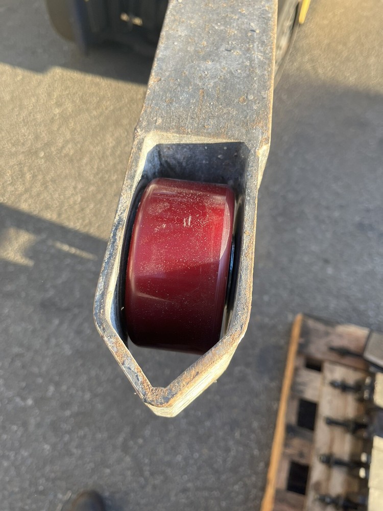 Crown 20MT Electric Walkie Straddle Stacker pallet jack