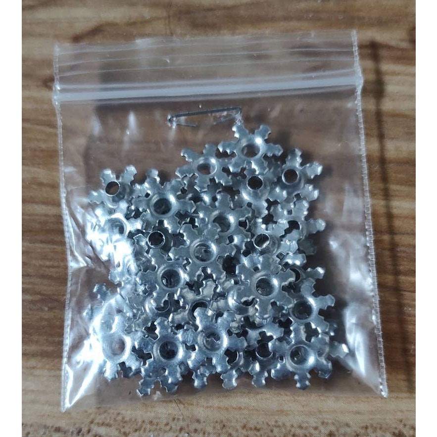 Eyelets - Silver Snowflakes