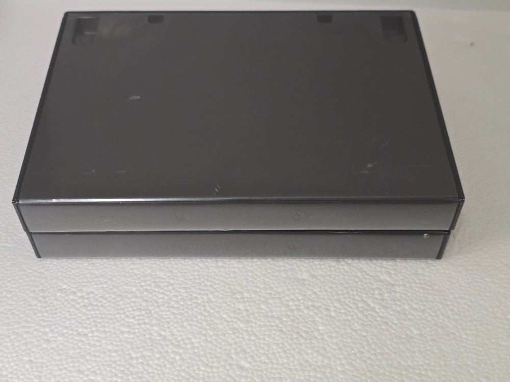 2 Disc Black DVD/CD Case (20mm) Figure 8 Design & Clips for Artwork