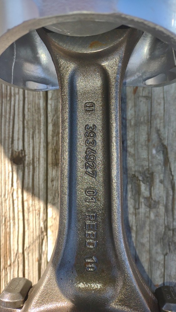 Cummins ISC 8.3CR Connecting Rod and Piston no2