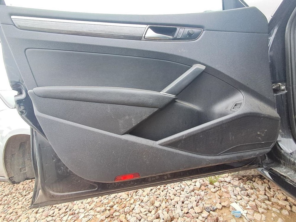 Fuse Box Engine Compartment Fits 12-22 PASSAT 2628046