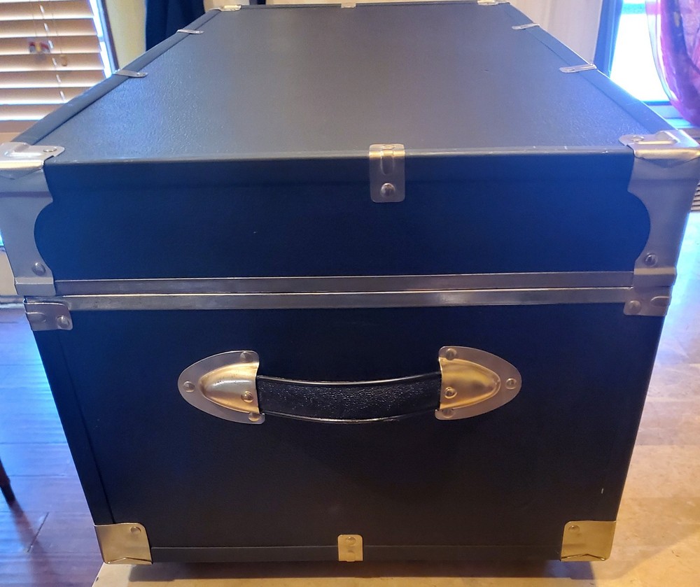 Seward Explorer 30" Trunk with Wheels & Lock, Black