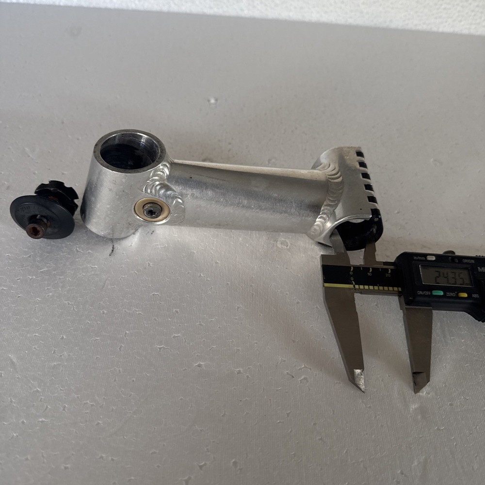 Syncros Cattleprod Stem 1-1/8” x 24.3” Silver