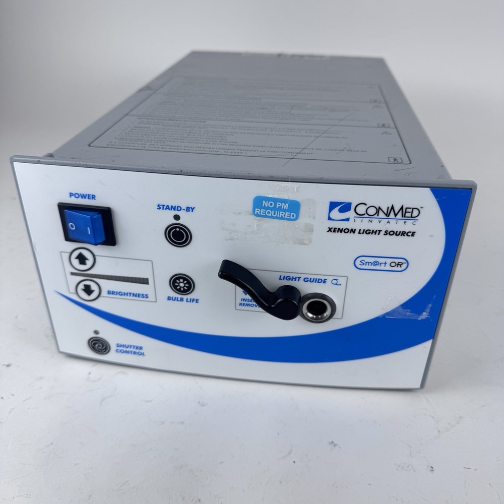 ConMed LS7500 Light Source