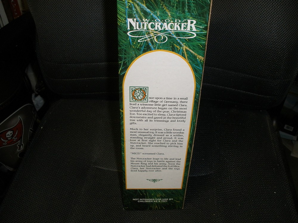 WOOD NUTCRACKER GWT SPECIAL HOLIDAY GIFT 14"