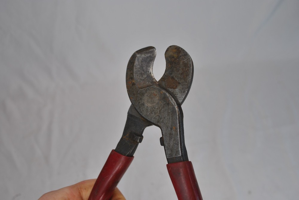 Klein Tools 63050 9-1/2" High Leverage Cable Cutters Pliers