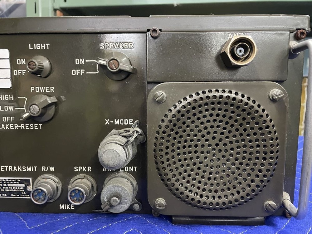 RECEIVER TRANSMITTER RADIO RT-524 RT-524A/VRC #28