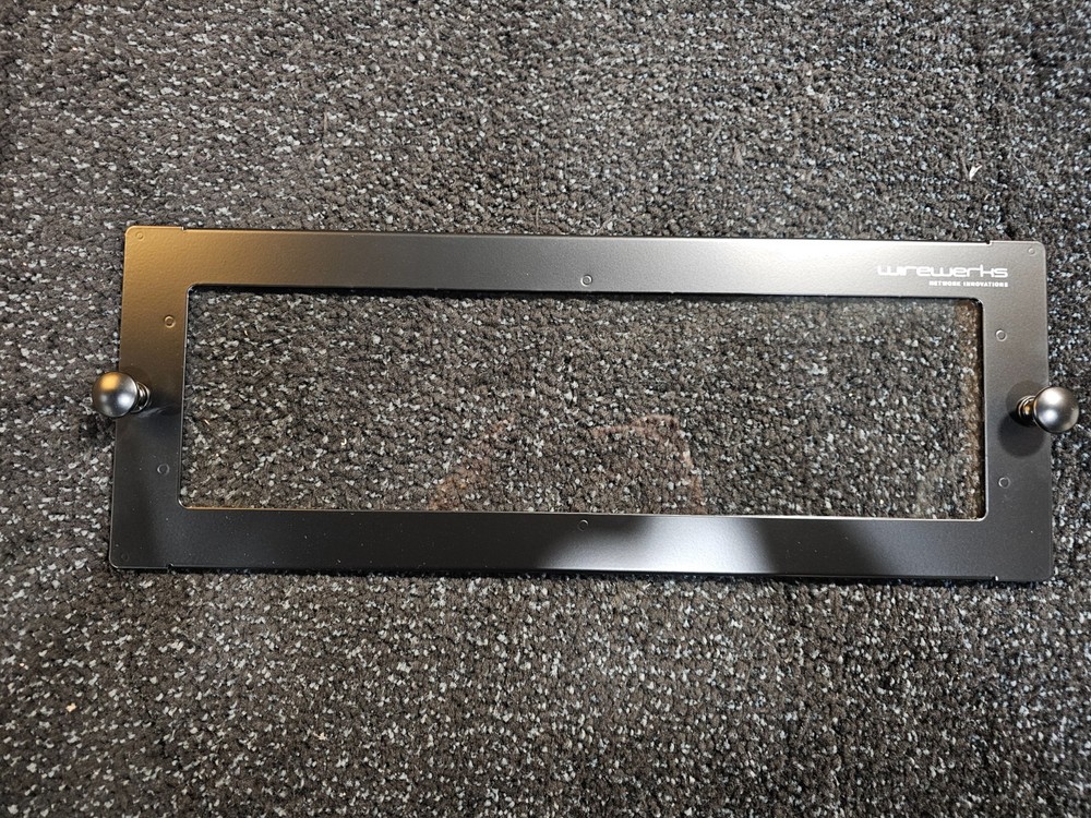 Wirewerks WW-001993 4U Magnetic Access Panel Black