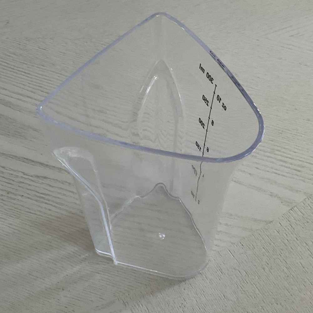 BLACK & DECKER Juicer Measuring Cup Extractor Replacement Part JE2200B