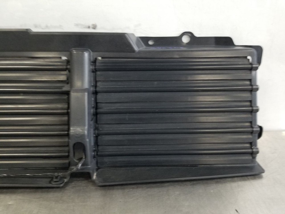 19 2019 RANGE ROVER 5.0L AIR SHUTTER