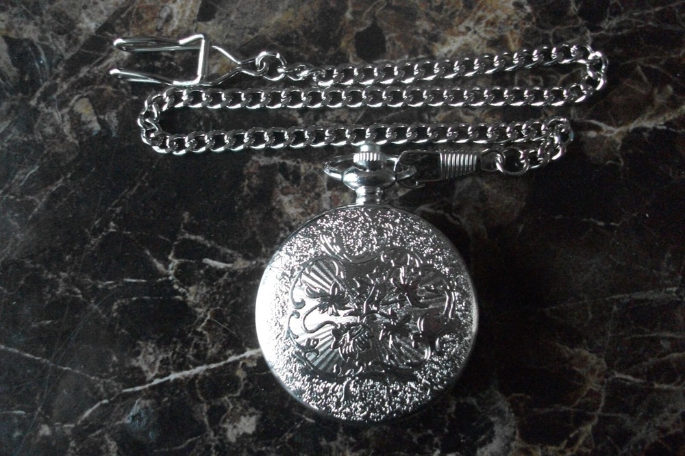 BATMAN LOGO POCKET WATCH WITH CHAIN 2