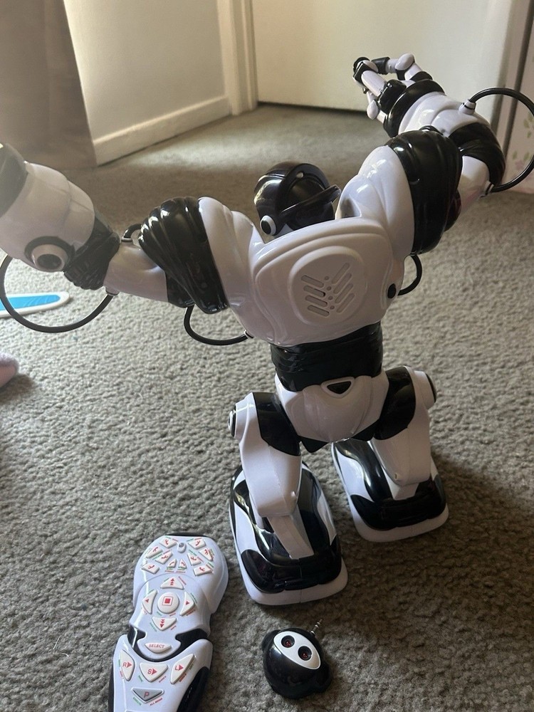 WowWee Robosapien Robot Remote Control (2004) Model 8081 (Tested) WORKING!