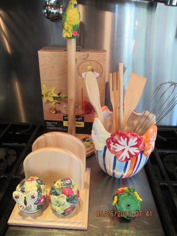 PARROT ~ TROPICAL KITCHEN SET ~ 12 PIECE