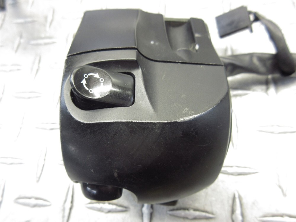 2012 12-16 Victory Vision Tour Left Handlebar Control Switch Handle Bar Button