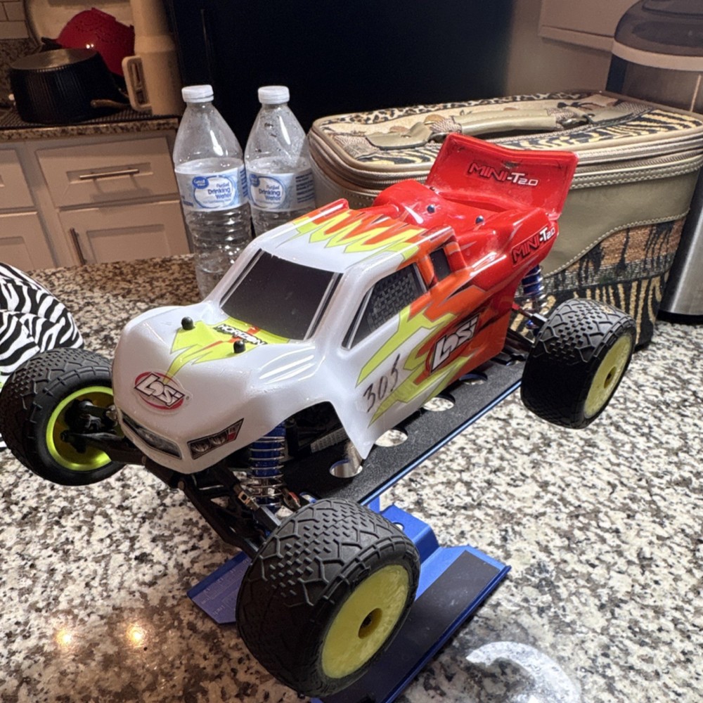 Losi MINI-T 2.0 Remote Control Car White Red Yellow with Transmitter