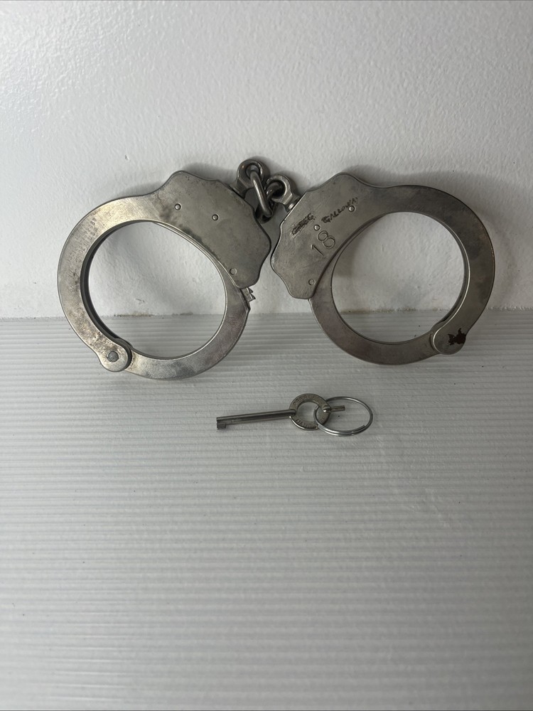 Peerless Handcuffs - Nickle Plated Model 300  With Official Key 🔥