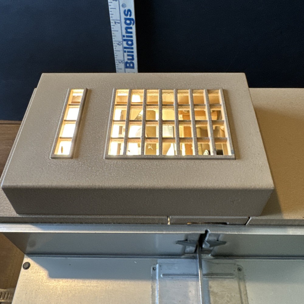 Vintage Argus 300 Model 38 Automatic Slide Projector With Case