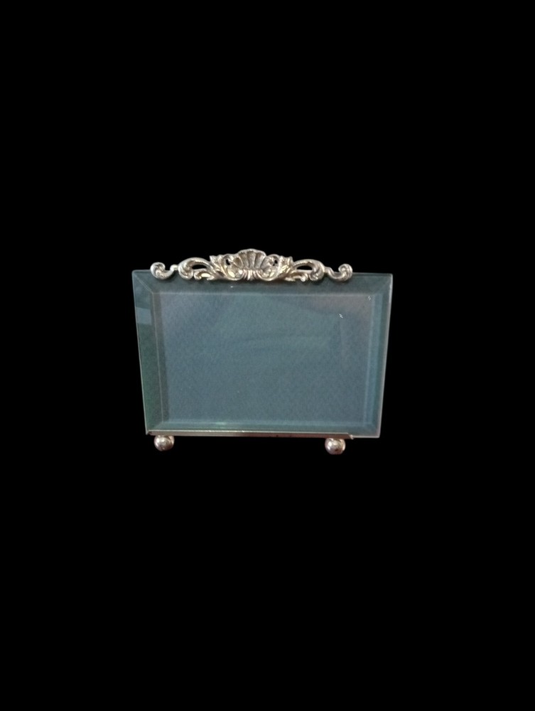 La Paris Studios Ornate Shell Photo Frame Silver-Tone Tabletop Ball Feet 5x3.5"