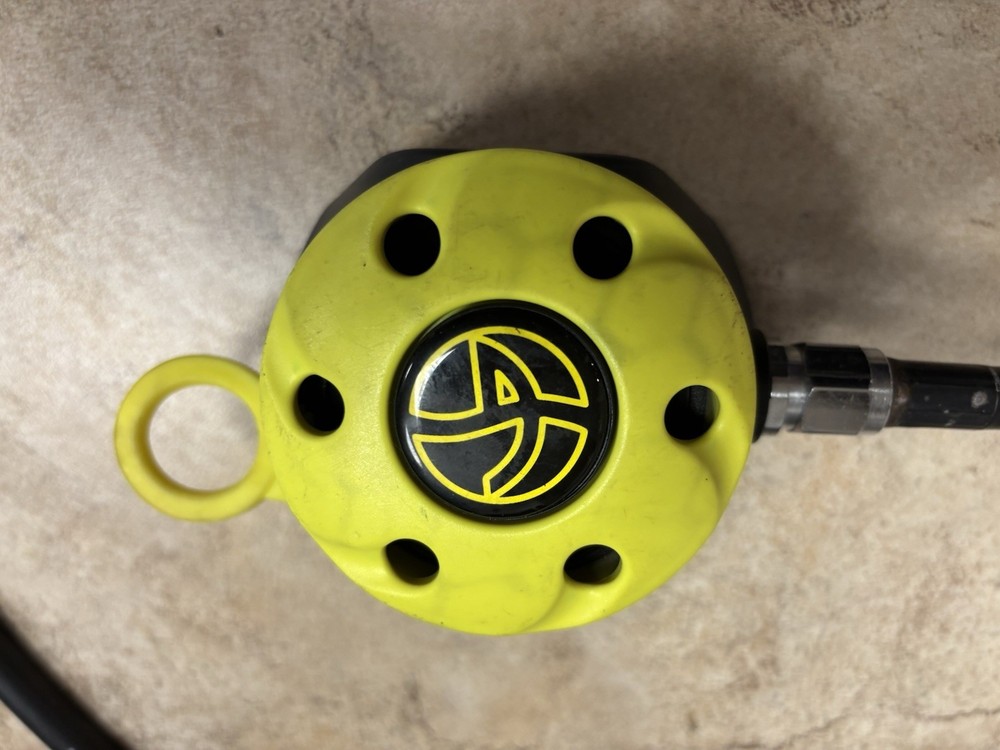Sherwood Scuba Blizzard regulator with octopus second stage