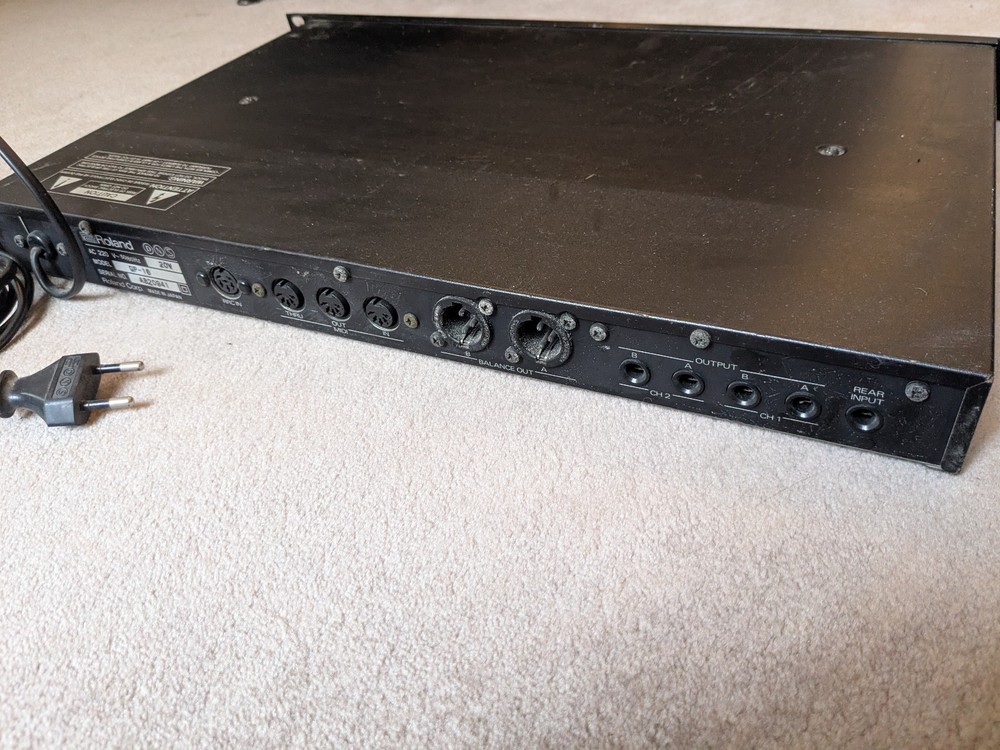 Roland GP-16 Digital Guitar Effects Processor *Serviced* - Elevate your Sounds