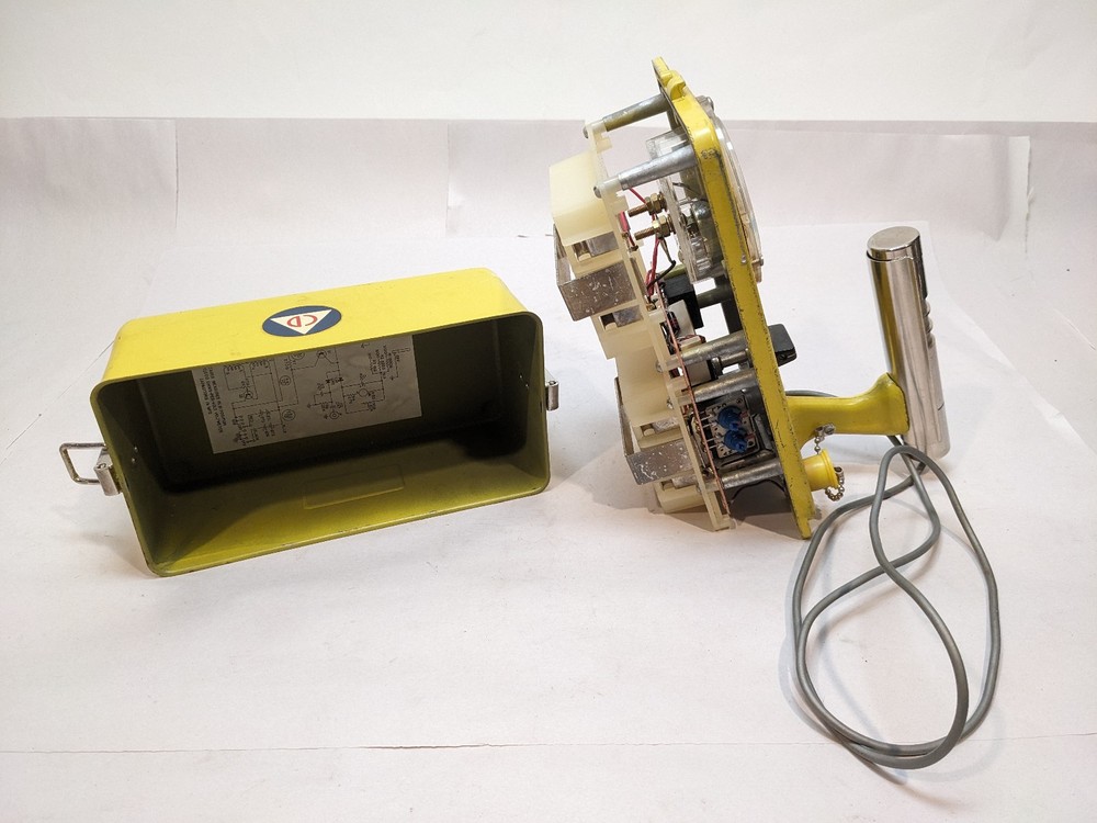 Victoreen CDV-700 Geiger Counter