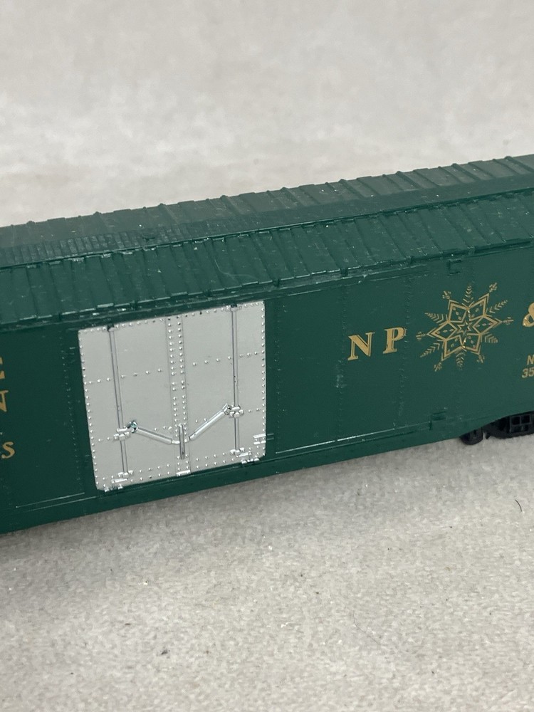 Bachmann HO Electric North Pole Express Train Box Car