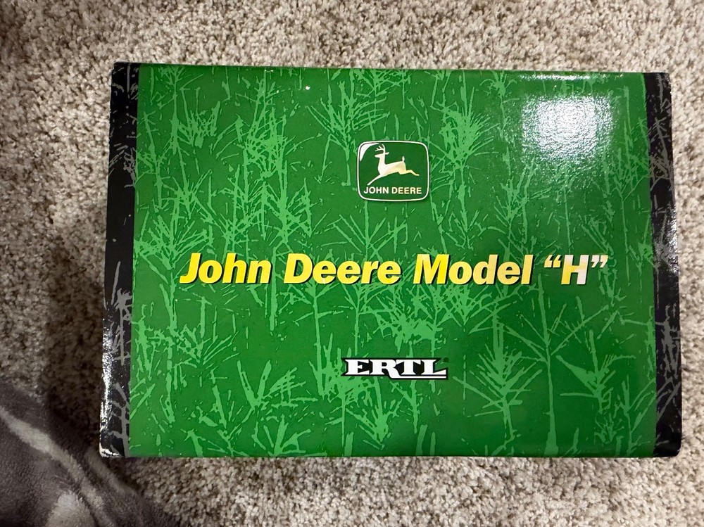 1/16 John Deere Model H Tractor With Narrow Front