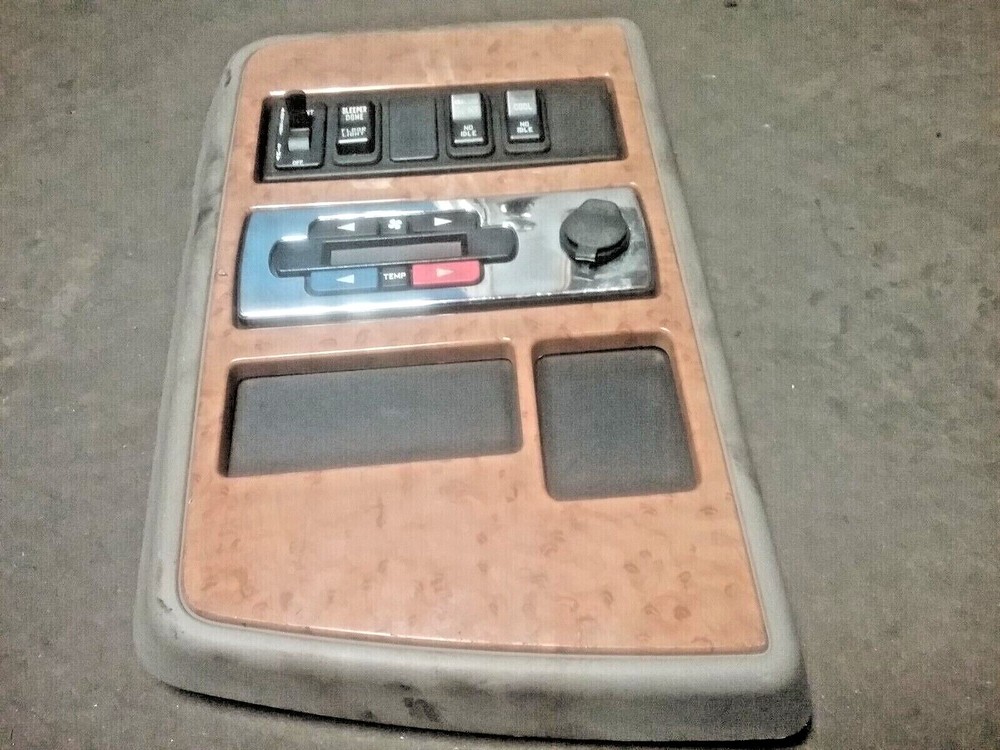 INTERNATIONAL  SLEEPER CONTROL  PANEL XS168583