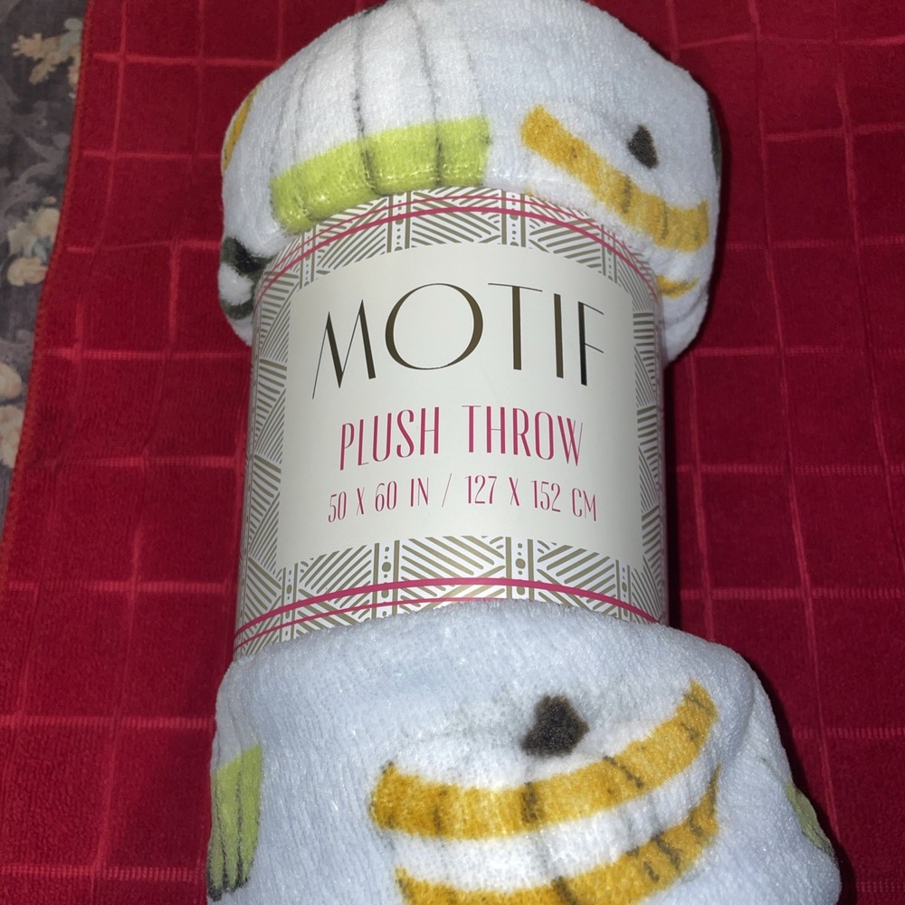 Motif Plush Throw Blanket 50x60