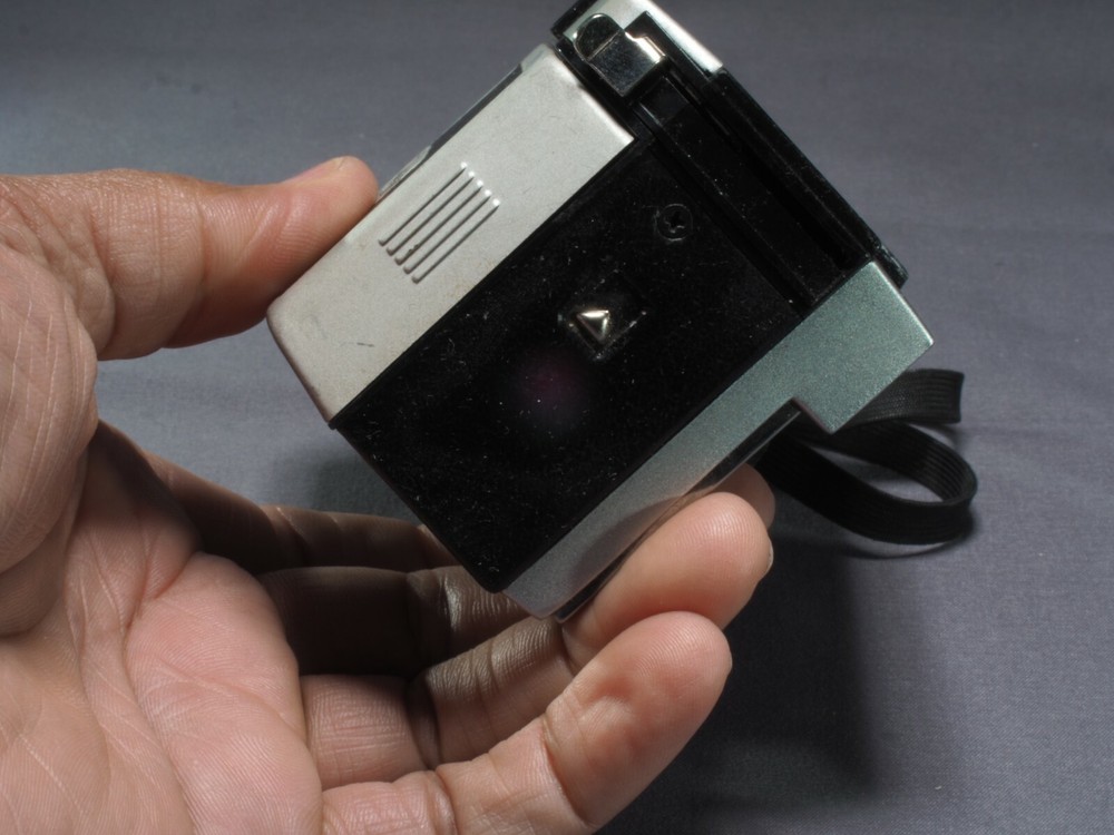 Kodak Instamatic 300 Camera with Vintage Leather Case Untested