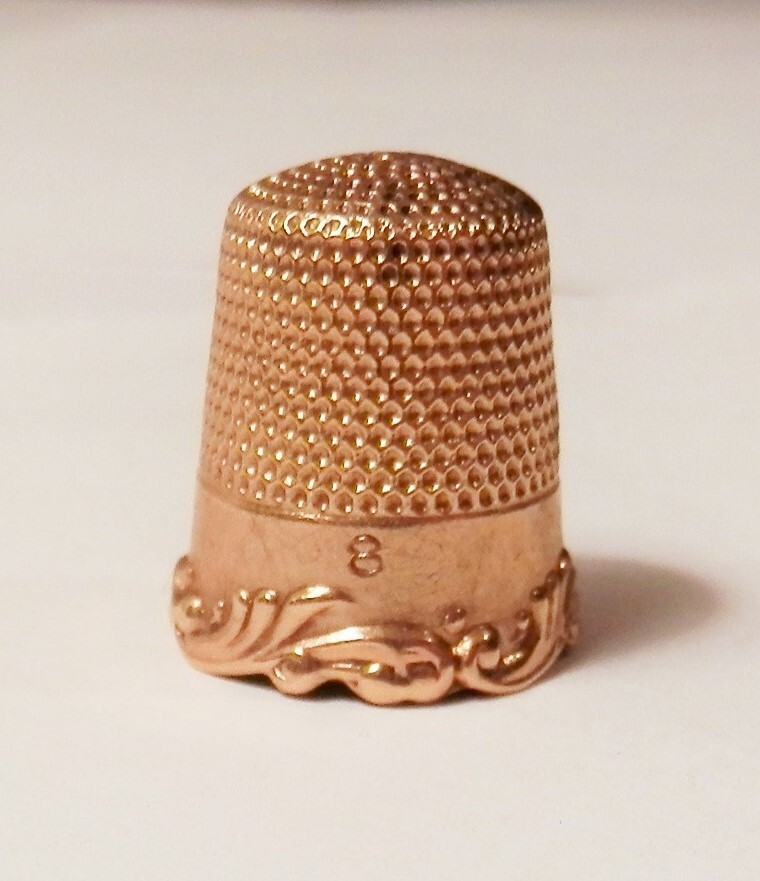 Vintage Solid 10K Yellow Gold Sewing Size 8 Thimble Ornate Base