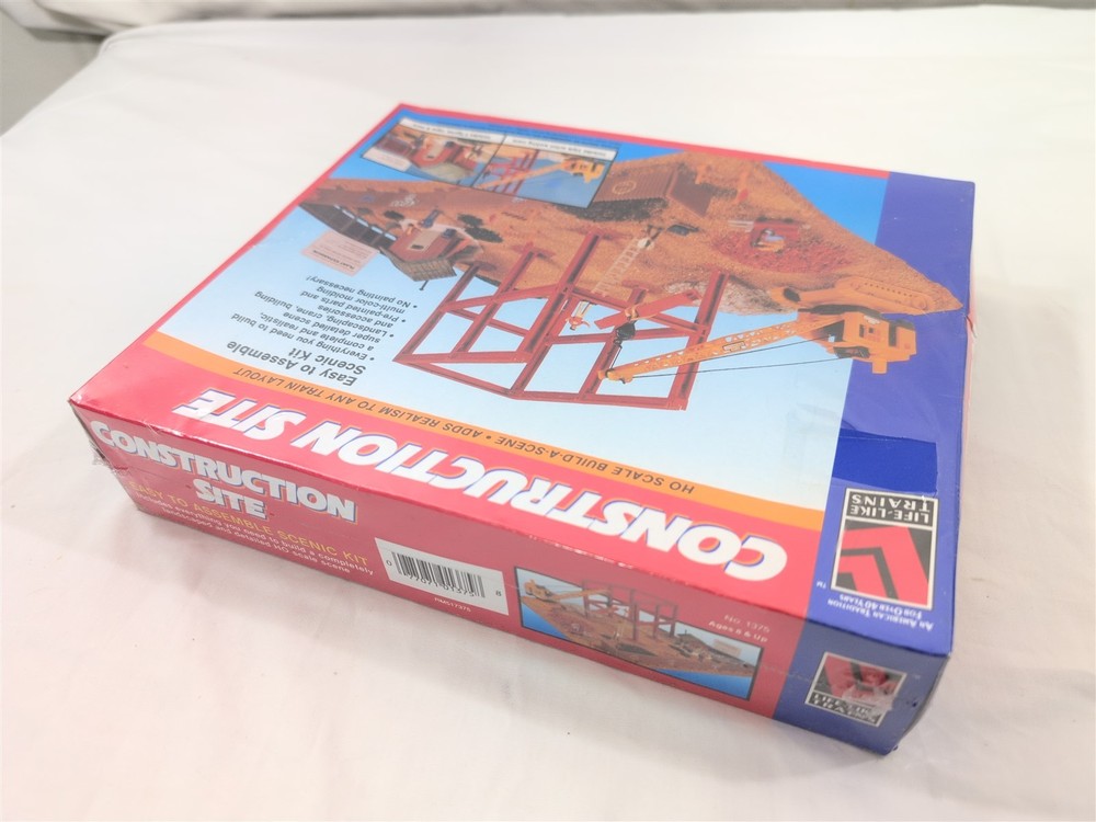 Life Like HO scale build a scene Construction Site #1375 kit