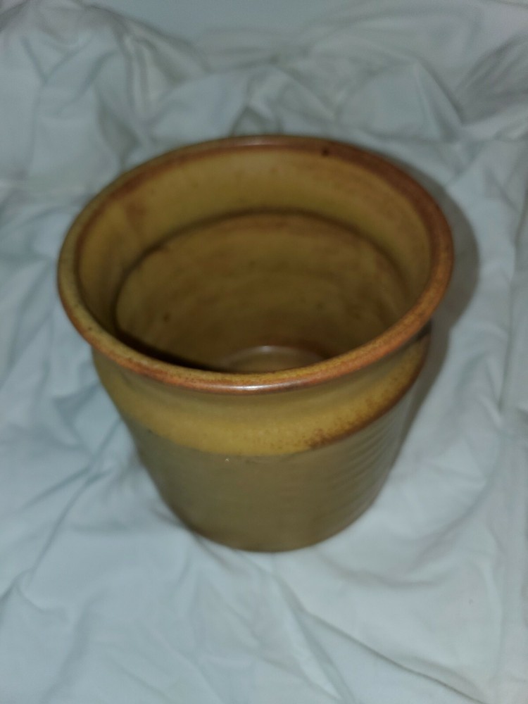 ROFERINO Handmade Pottery Jar