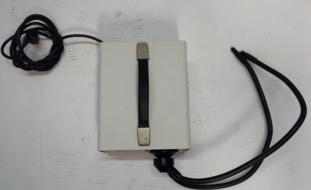 V-LUX 1000 LIGHT SOURCE W/ 2 FIBER OPTIC LIGHTS