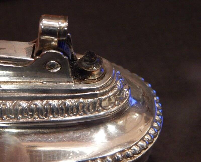 Vintage 1950's Queen Anne Ronson Silverplate Table Lighter - GUC